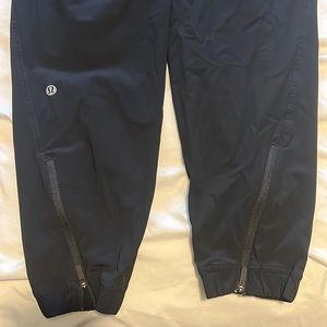 Lululemon Adapted State High-Rise Jogger
*Full Length Size 6